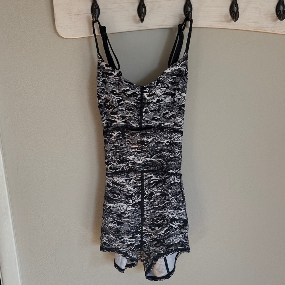 Lululemon Athletica Black and White Patterned Romper